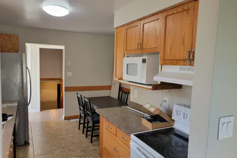195 Keefer Road, ON L2V 4N3