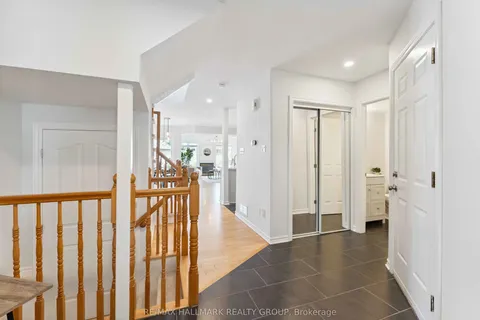 27 Wallsend Avenue, ON K2K 3K7