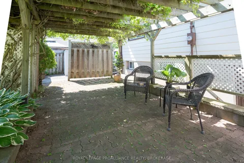 862 Berwick Place, ON K7M 6B6