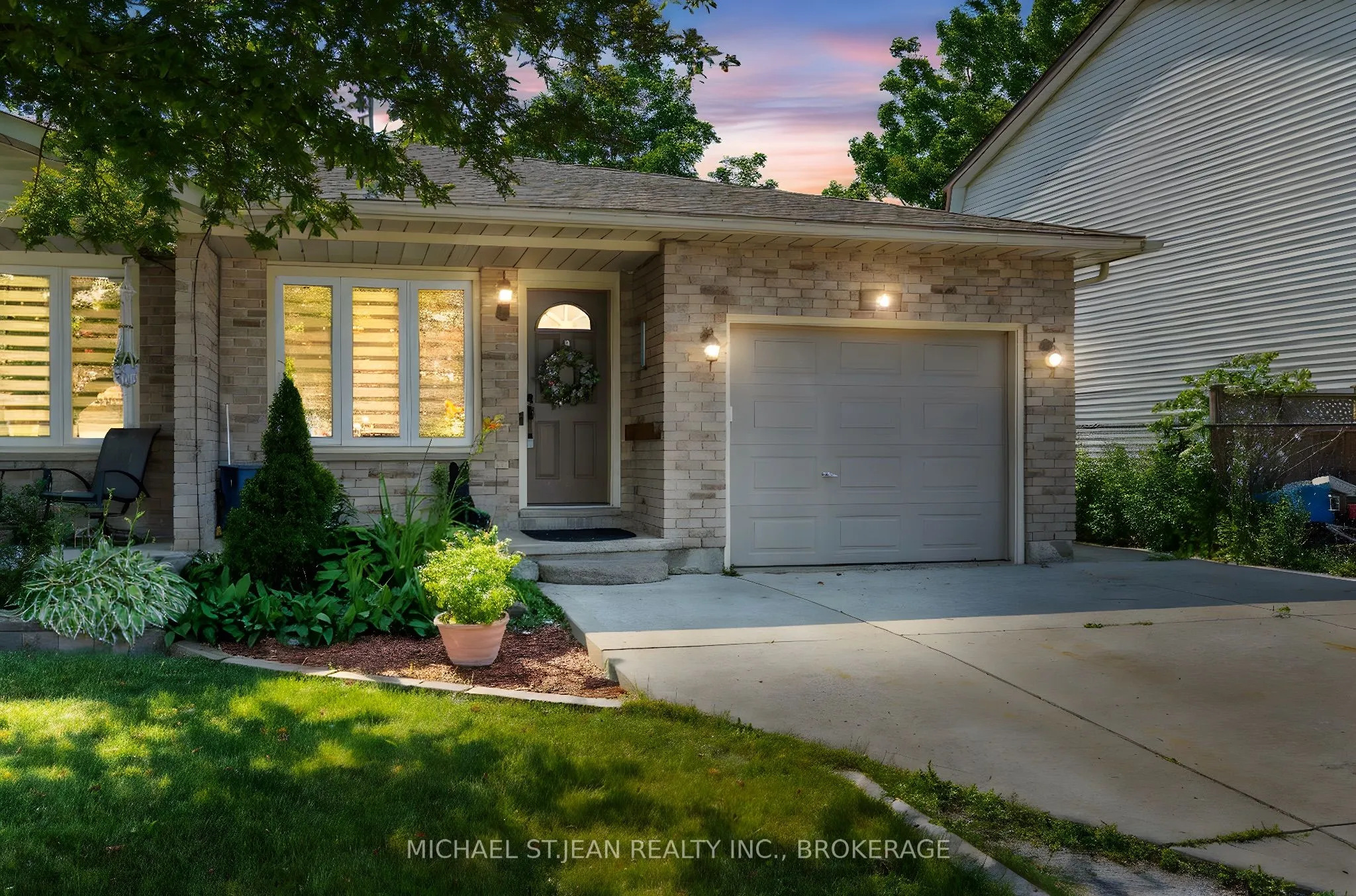 16 Apollo Drive, ON L3K 6B3