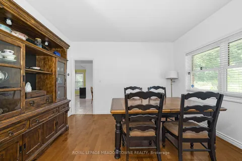 692 5 Concession, ON L9H 5E2