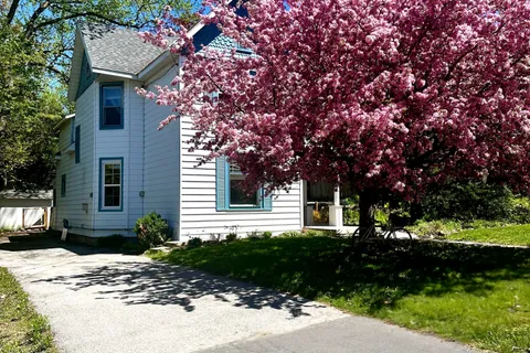 17 Waubeek Street, ON P2A 1B8