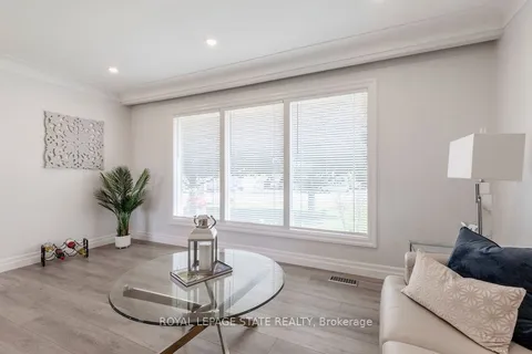 8477 Dickenson Road, ON L0R 1W0