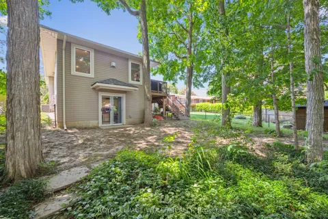 558 Elm Ridge Place, ON N2L 4P7