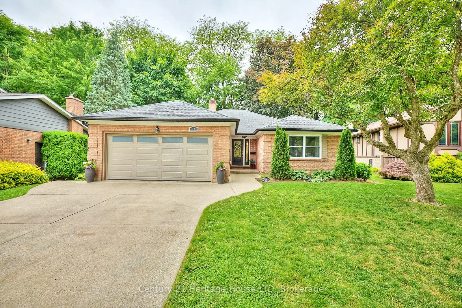 12 Deerpark Crescent, ON L0S 1E1