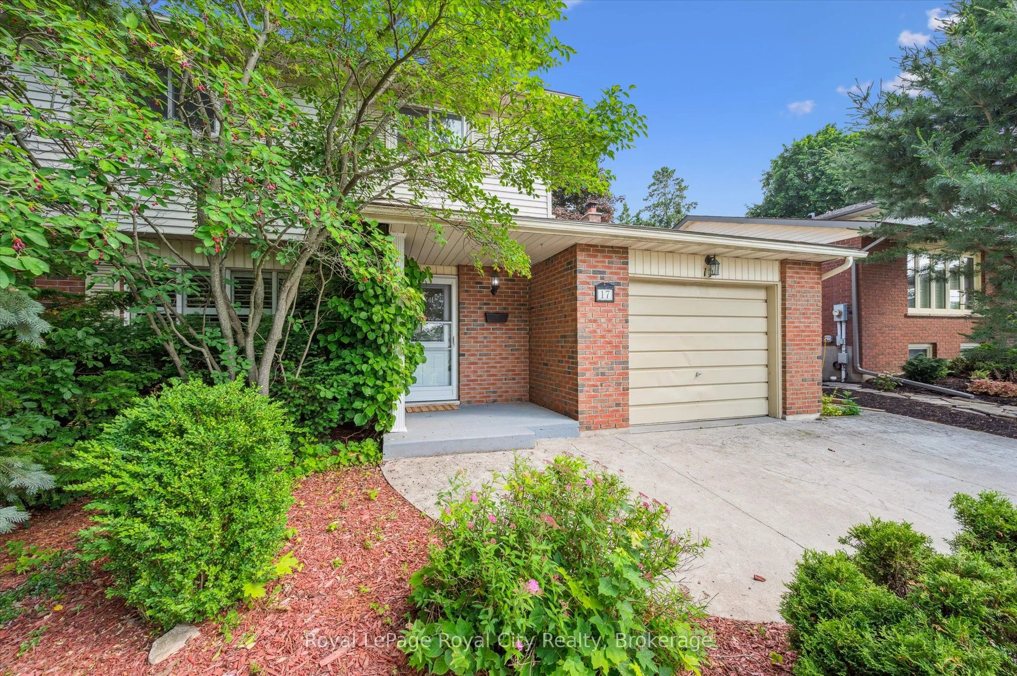 17 Springdale Boulevard, ON N1H 6X4