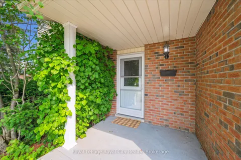 17 Springdale Boulevard, ON N1H 6X4