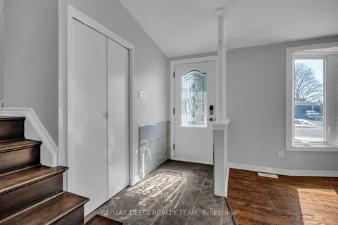 239 TOMPKINS Avenue, ON K1E 1H1