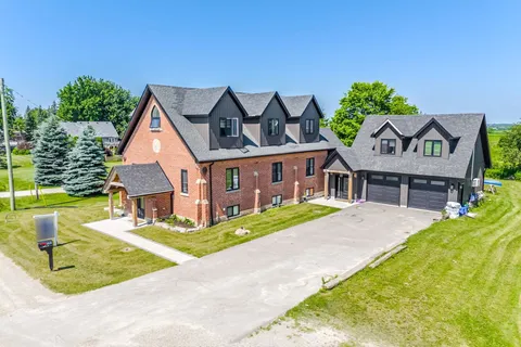 63011 Dufferin Rd 3 N/A, ON L9W 1J7