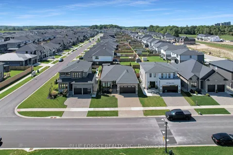 3297 Regiment Road, ON N6P 0G5