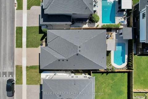 3297 Regiment Road, ON N6P 0G5
