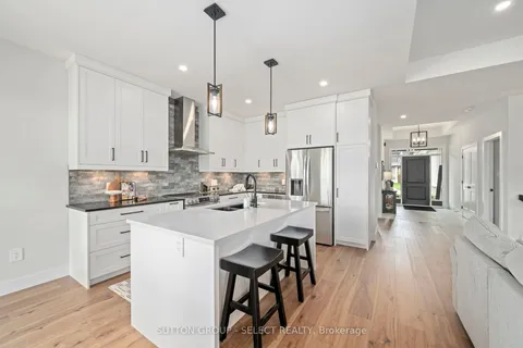2222 Linkway Boulevard, ON N6K 0K9