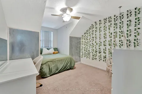 21 Mavin Street, ON N3T 6N1