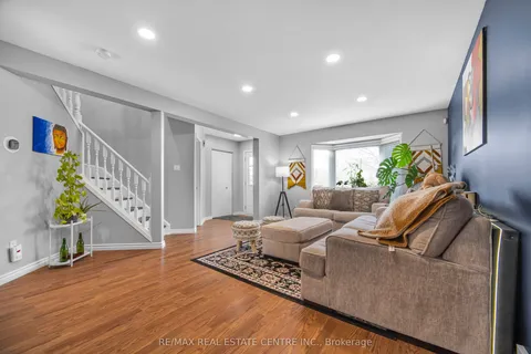 6 Eula White Place, ON N5Z 5C2