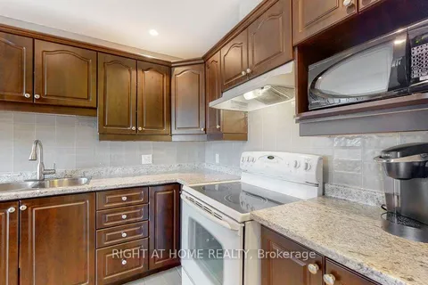 2701 RAYMOND Street, ON K4K 0B6