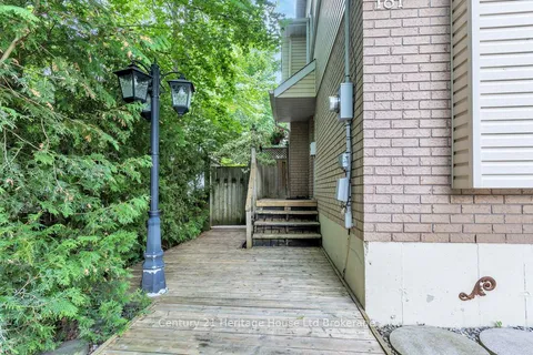 181 Thames Street, ON N5C 3E1