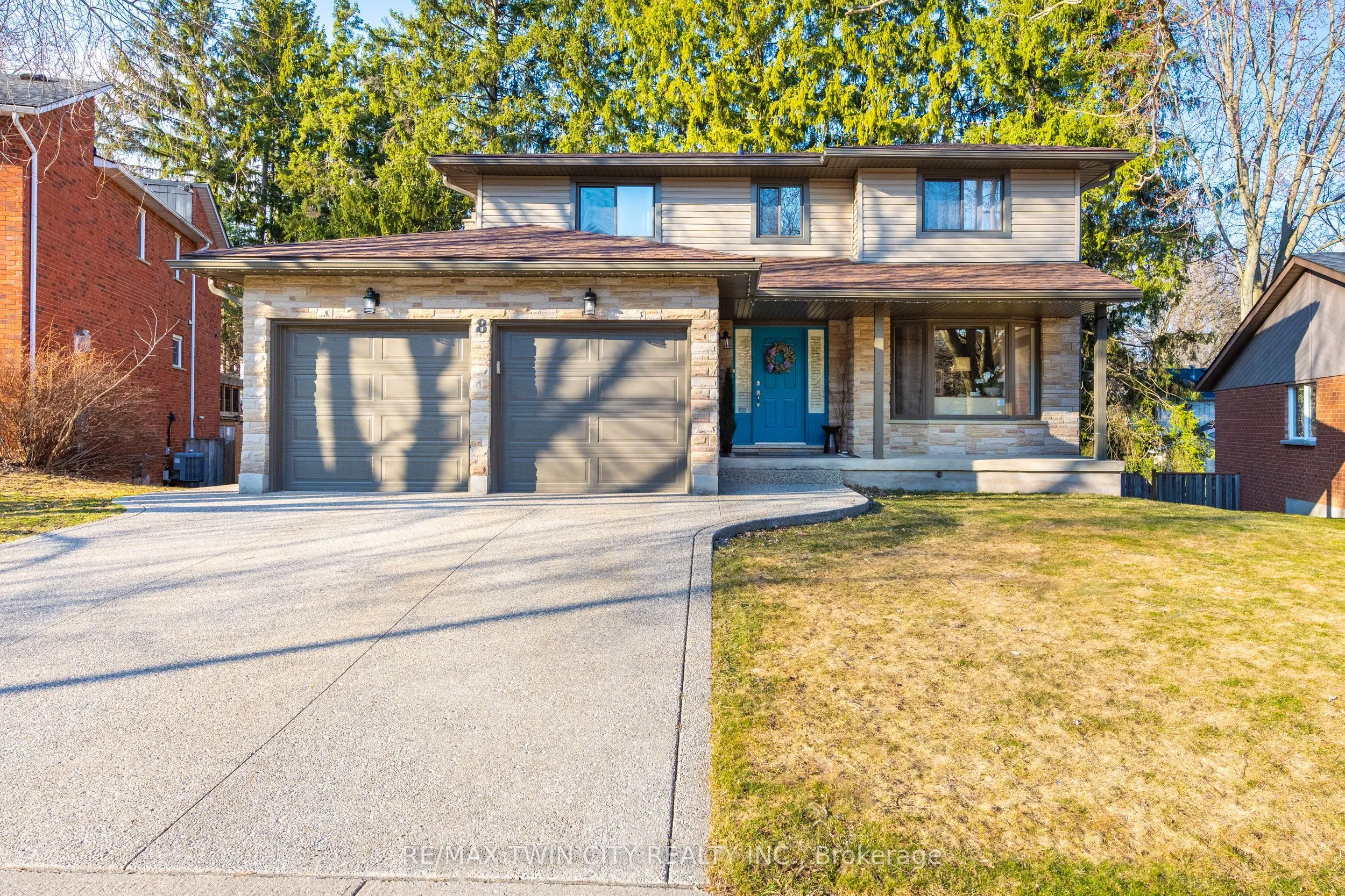 8 Mill View Street, ON N2P 1W7