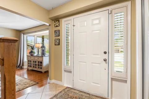 8 Mill View Street, ON N2P 1W7