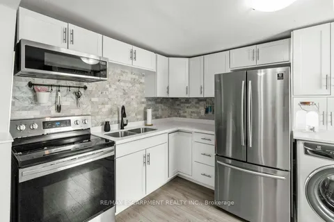 9 Hope Avenue, ON L8H 2E1