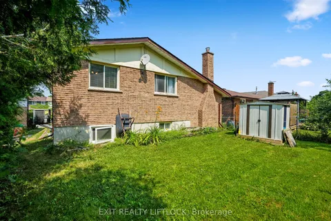 2102 Walker Avenue, ON K9L 1S1