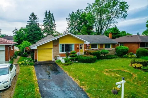 16 Glendale Drive, ON L3C 4Y6