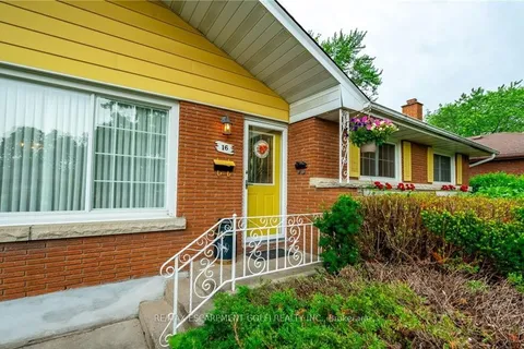 16 Glendale Drive, ON L3C 4Y6