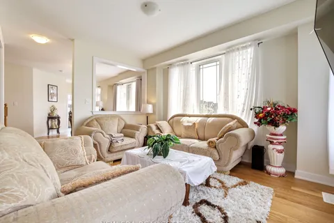 237 Eastbridge Avenue, ON L3B 0M7