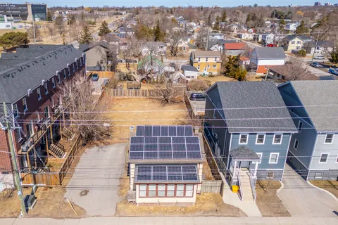 789 King Street, ON K7M 2G5