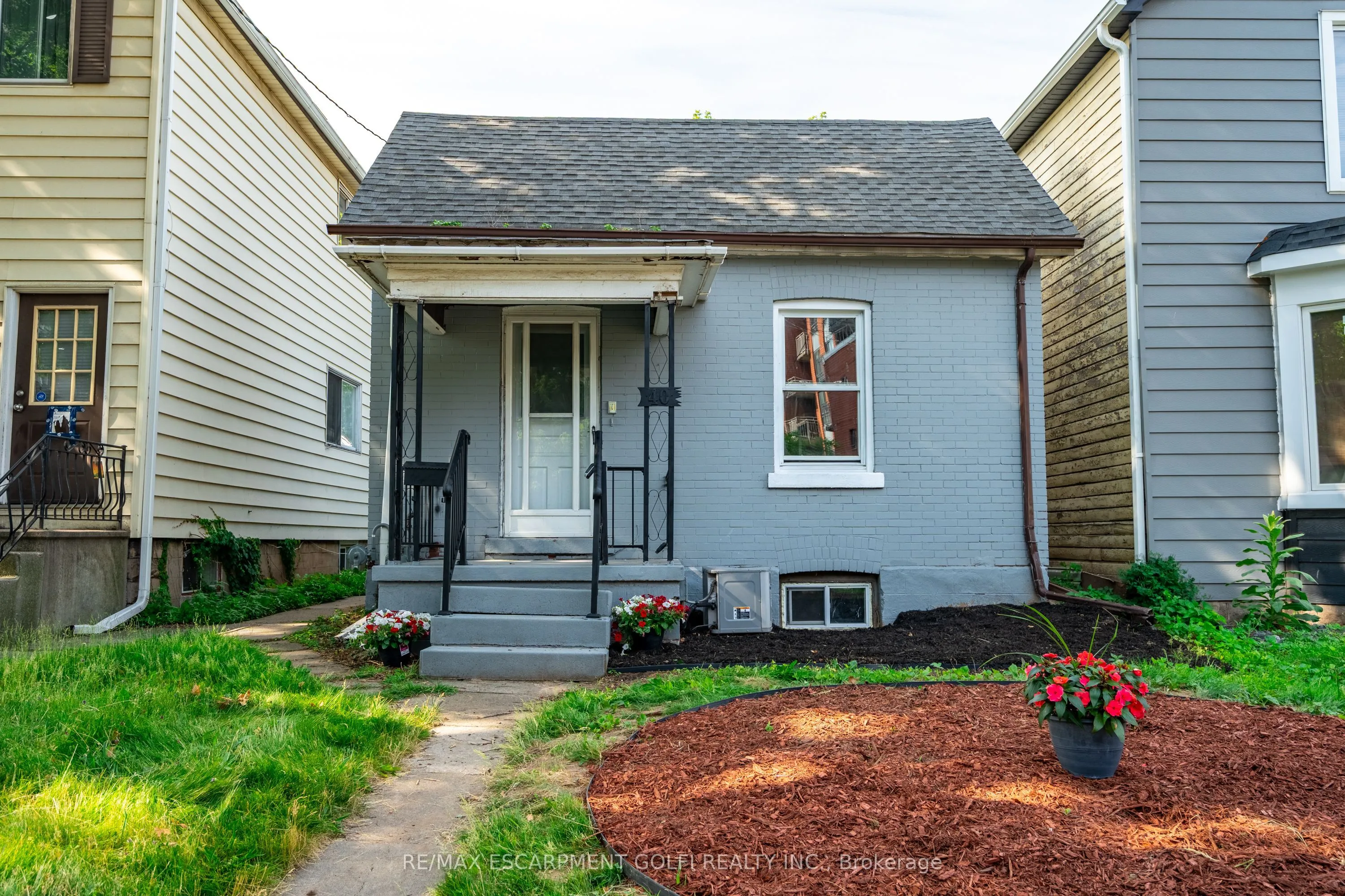40 Aikman Avenue, ON L8M 1P7