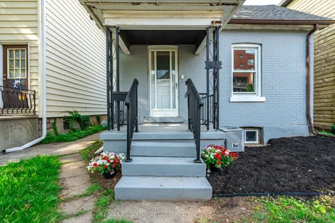 40 Aikman Avenue, ON L8M 1P7