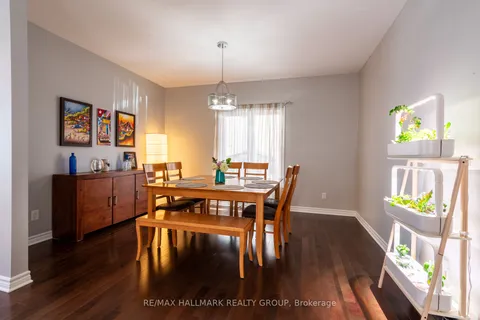 217 Fountainhead Drive, ON K1W 0C2