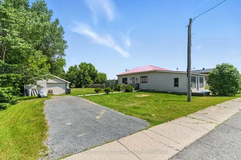 683 County Rd 18 Road, ON K0B 1M0