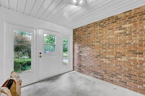 370A Churchill Court, ON N2L 6B4