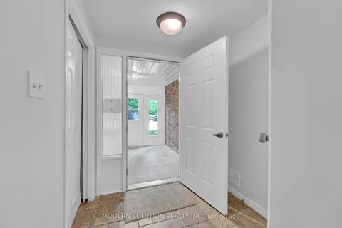 370A Churchill Court, ON N2L 6B4