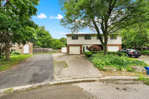 370A Churchill Court, ON N2L 6B4