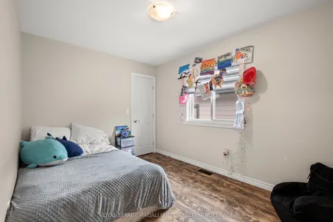 16 Park Crescent, ON K7N 0C2