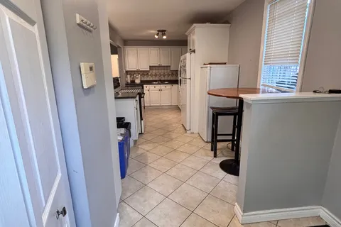 644 Grosvenor Street, ON N5Y 3T4