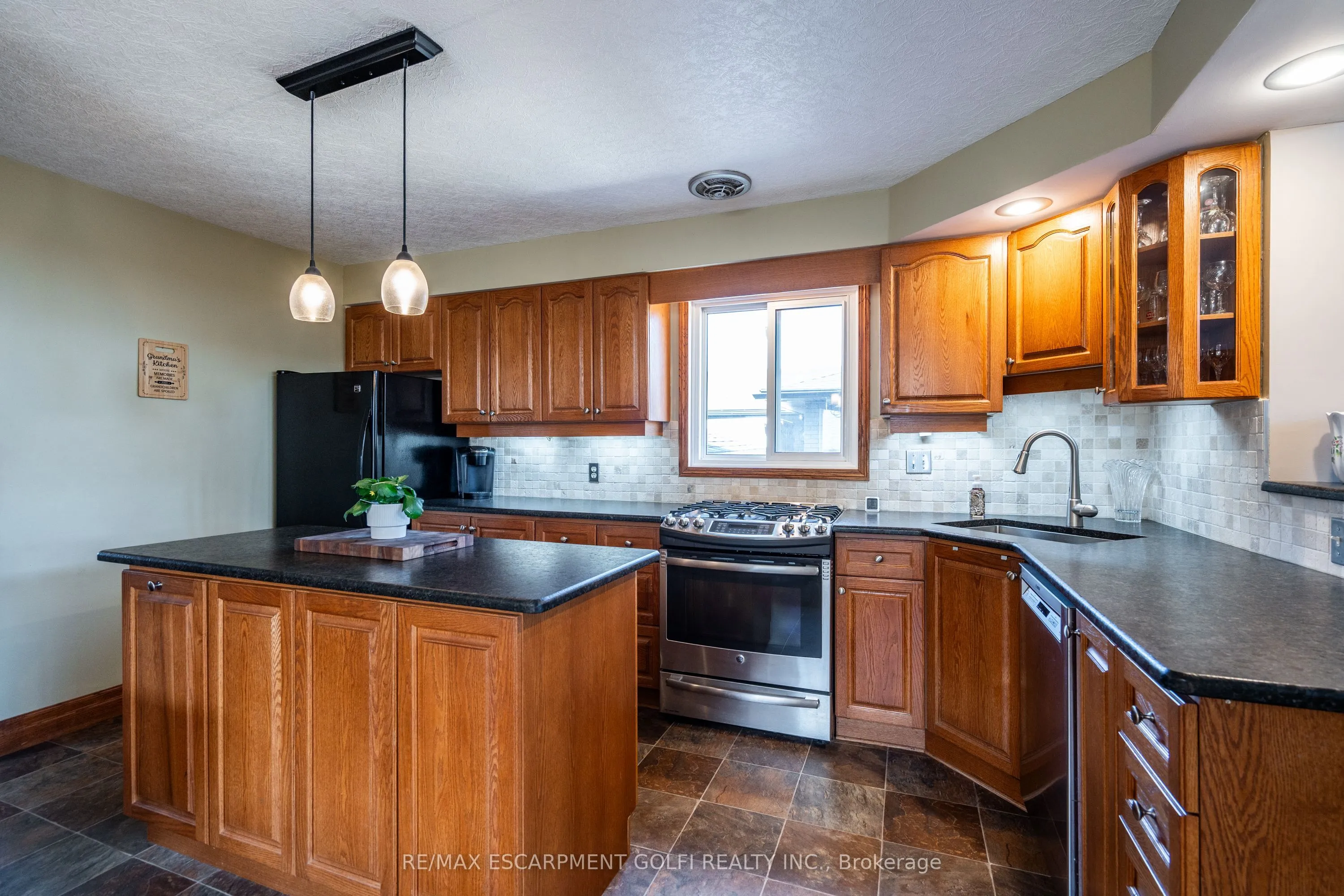 228 Green Road, ON L8E 2A5