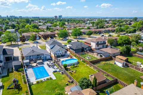 228 Green Road, ON L8E 2A5