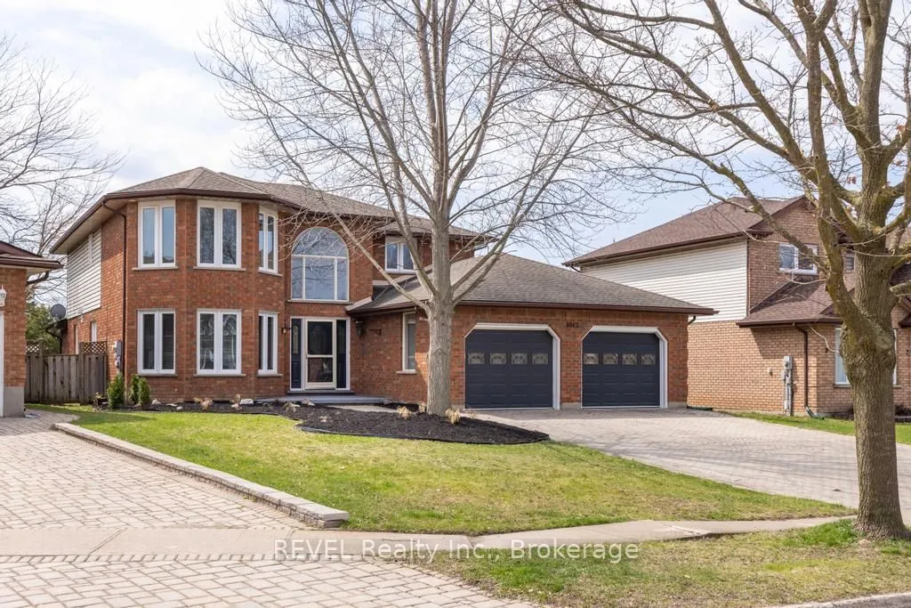 8042 Oakridge Drive Drive, ON L2H 2W1