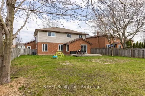 8042 Oakridge Drive Drive, ON L2H 2W1