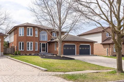 8042 Oakridge Drive Drive, ON L2H 2W1