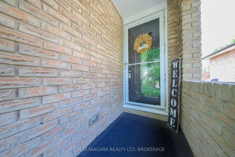 42 Seymour Avenue, ON L2P 1A7