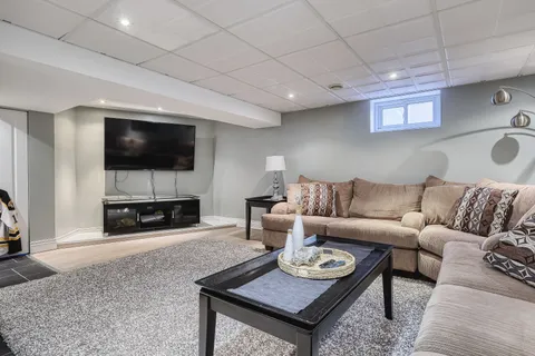 283 Vansickle Road, ON L2S 2T3