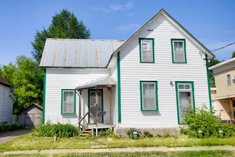 468 Moffat Street, ON K8A 3Y1