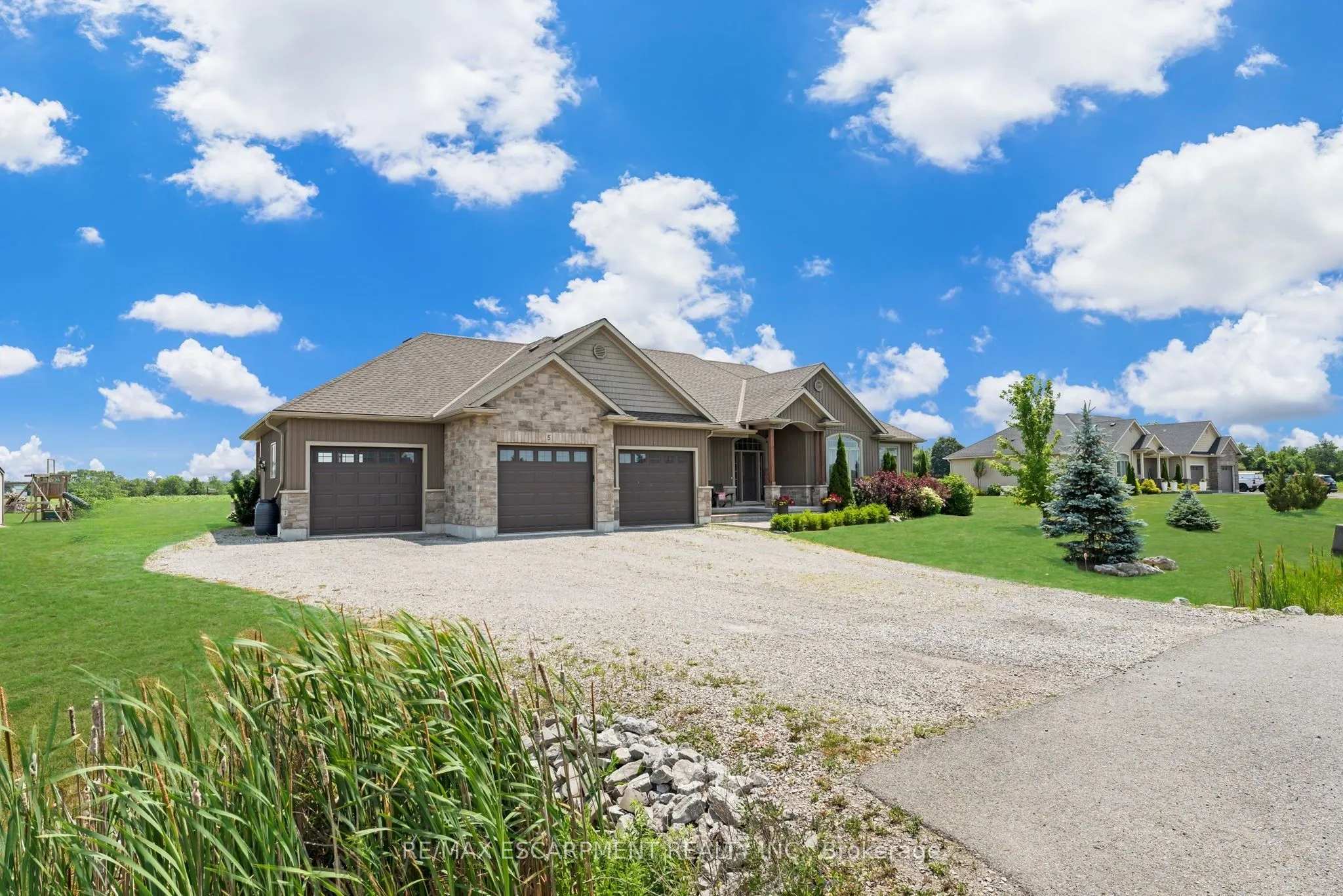 5 SILVERTHORNE Court, ON N1A 2W2