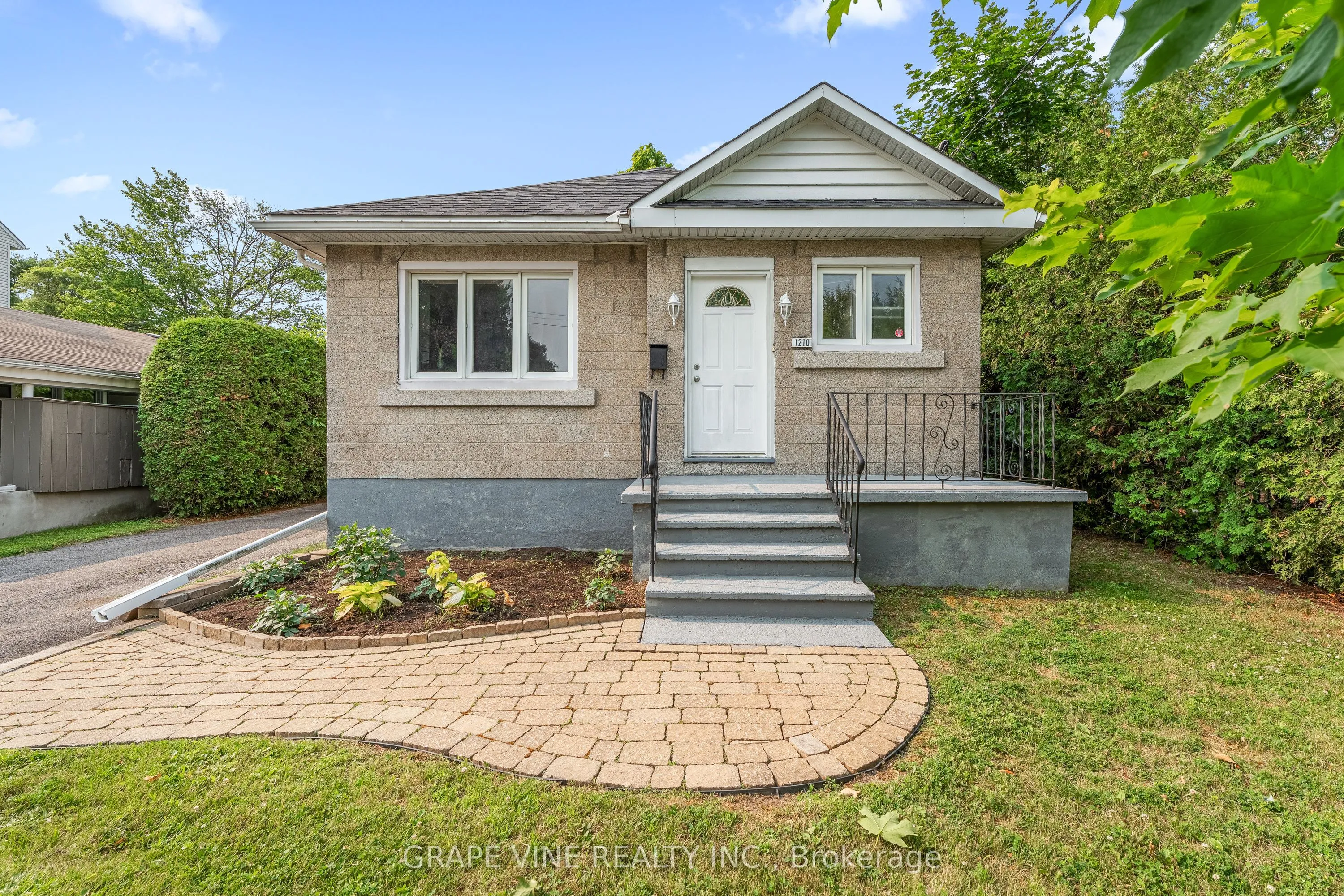 1210 Erie Avenue, ON K1V 6G6