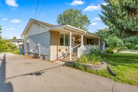 304 FIRST Avenue, ON L3C 1Y8