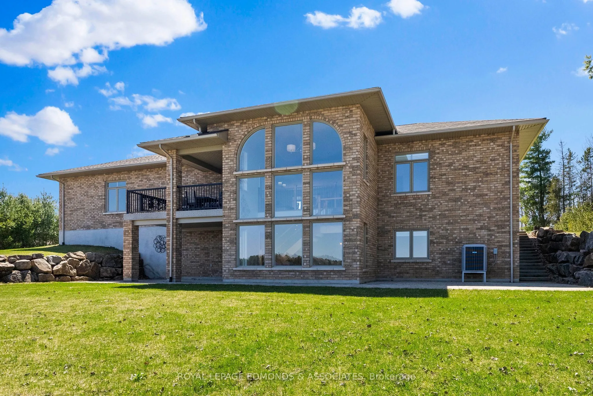 393 Hazley Bay Drive, ON K8A 6W2