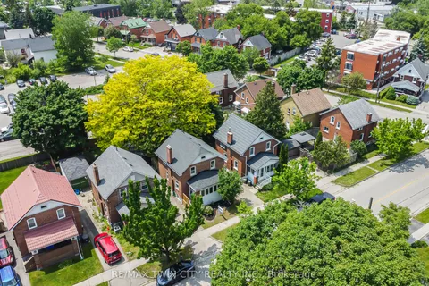 35 Moore Avenue, ON N2J 3E4